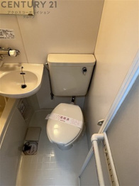 浴室内にトイレがあります！