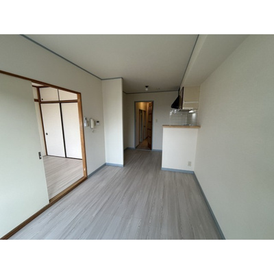 【居間・リビング】 | サンライズマンション　上尾 | ゆったりとしたリビングです