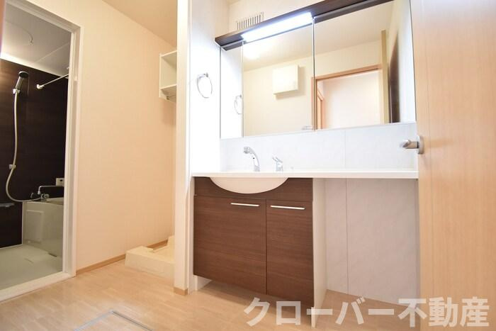 アリエッタ A棟の独立洗面台|洗髪洗面化粧台