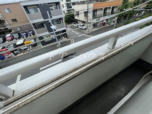 ウィステリアハイツ大久保のバルコニー