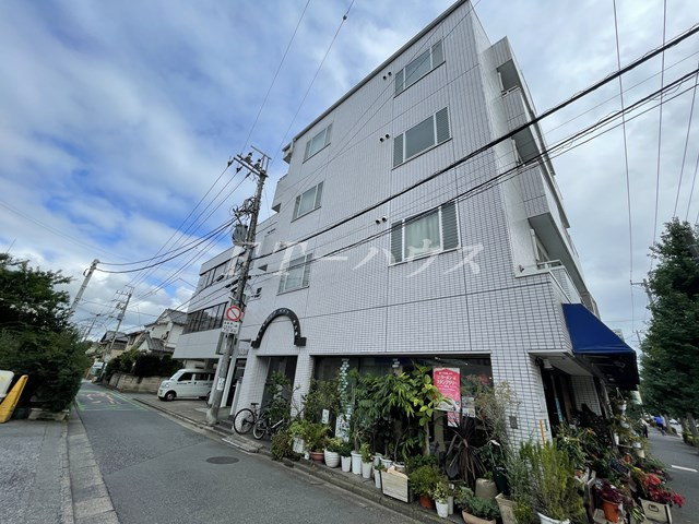 ウィステリアハイツ大久保の外観