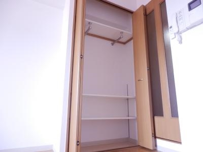 プレサンス京都二条城前の収納|クローゼット