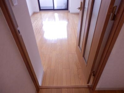 プレサンス京都二条城前の内装|廊下から～