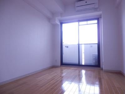 プレサンス京都二条城前の居間・リビング|洋室