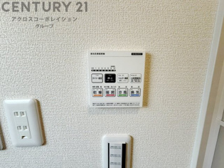 暖房機能があるため、冬場でも温かい浴室で入浴でき、乾燥機能があるため、水気を素早く取り除けます。また、換気機能があるため、湿気を素早く排出してカビや雑菌の発生を防ぐことができます。
