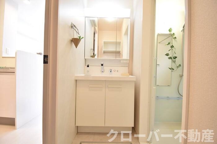 サンセジュール A棟の独立洗面台|洗髪洗面化粧台