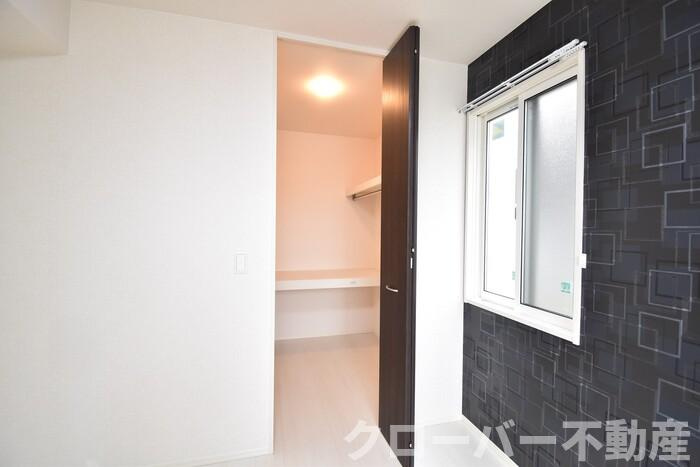 サンセジュール A棟の収納|ウォークインクローゼット