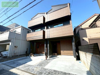 【外観】 | ショッピングモール近く　食洗機付　LDK19帖　2号棟　浜町 | 現地（2026.02.15撮影）
街並みに映える美しい外観デザイン♪