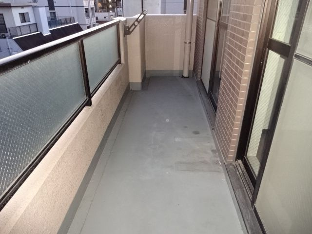 シティハイツ両国のバルコニー