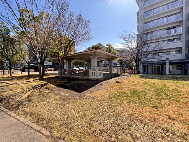 まるで公園内にいるような、敷地に余裕のあるコミュニティです