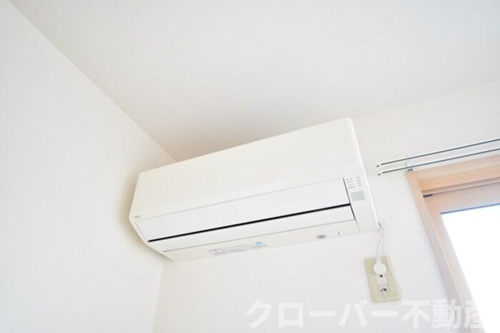 セジュールななみの洋室|備付エアコン（北洋室）