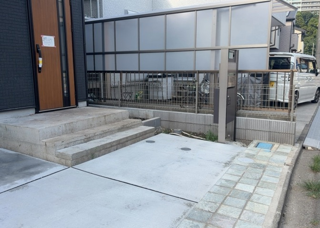 【庭】 | 庭があることでガーデニングや家庭菜園はもちろん、こどもの遊び場やペットを放して遊ぶことができます。また、家の周囲に余裕があるということです。隣地との間があれば、十分な日当たりと、風通しが確保できます。