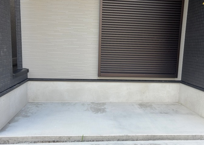 【構造・工法・仕様】 | 木造住宅とは土台、壁、柱など建築物の強度を支える構造体の材に木が使用されている構造を指します。構造体は建物の自重を支えるだけではなく風圧や水圧、積裁荷重などあらゆる衝撃に耐えるための基礎です。