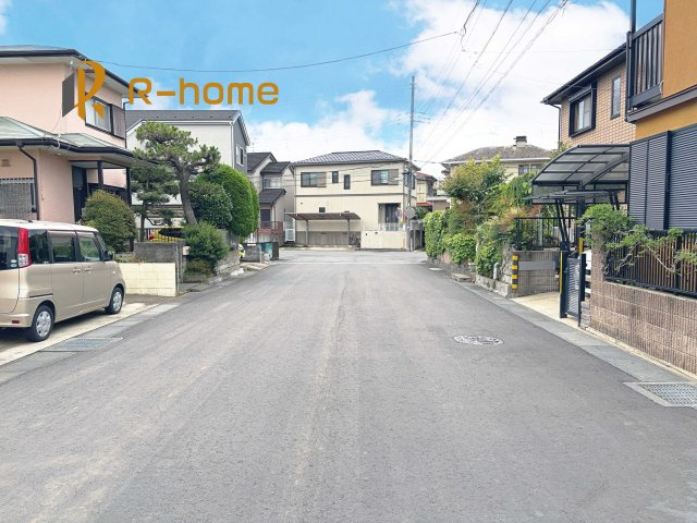 牛久市南5丁目5期　新築戸建て　1号棟の前面道路含む現地写真|堂々！建物完成♪実際のお部屋をご見学可能です♪
ご見学が一番の資料！お気軽にお問い合わせ下さい♪