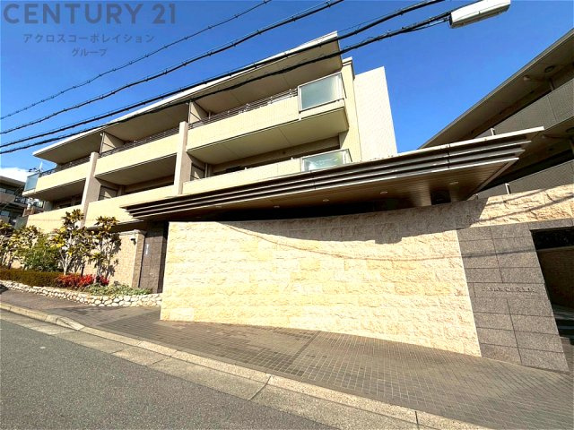 RC造3階建て