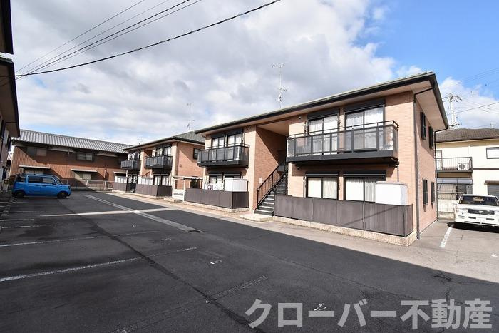 パインズコート新居 B棟