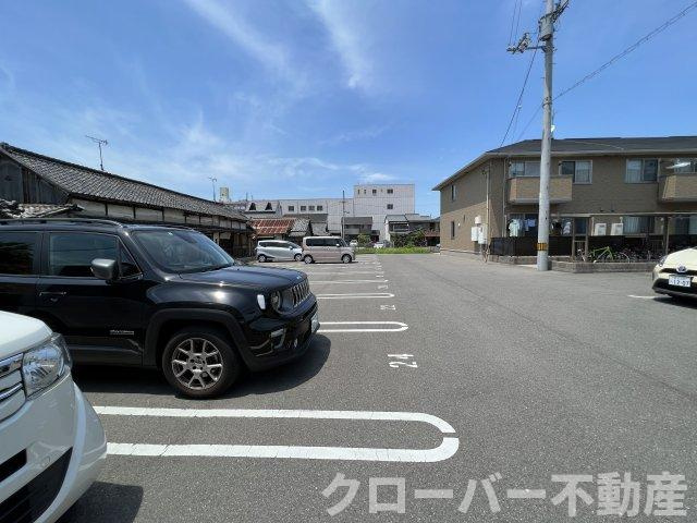 フェリスコート B棟の駐車場