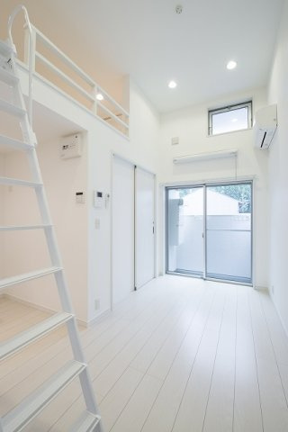 ヒルズ古出来の居間・リビング