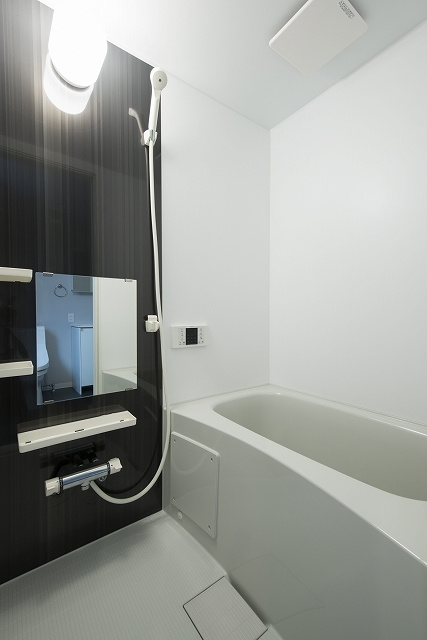 ヒルズ古出来の浴室