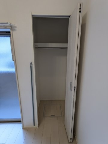 ハーモニーテラスケーの収納|105号室クローゼット