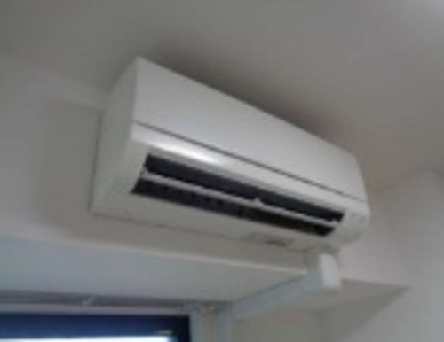 プレイス白壁の設備|リビングエアコン　※同タイプの部屋のお写真です