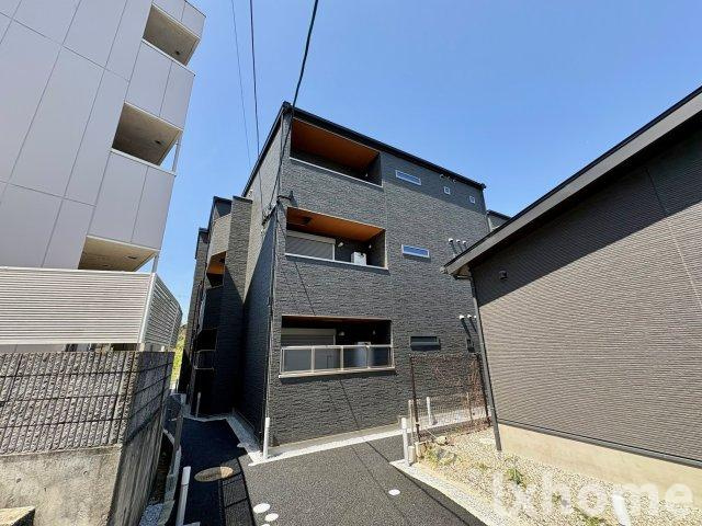 セレニティ豊川A棟の外観