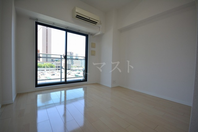 サムティ土佐堀Riberaの居間・リビング