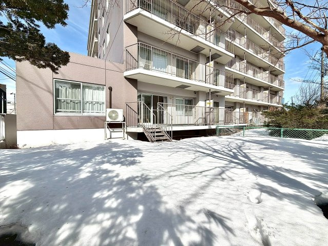 ひばりが丘パークマンションの庭