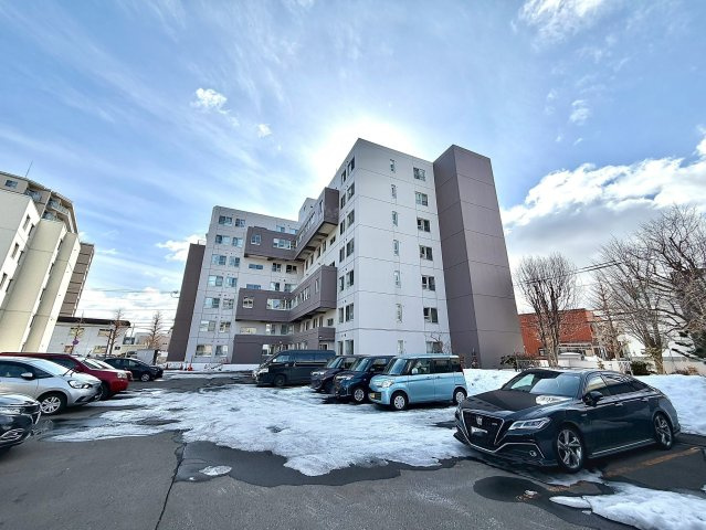 ひばりが丘パークマンションの駐車場