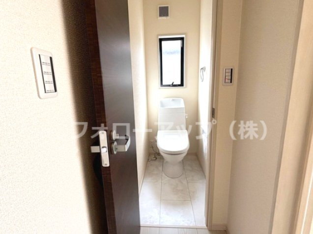 リーブルガーデン大阪狭山市大野台7期のトイレ|落ち着いた色調のトイレです