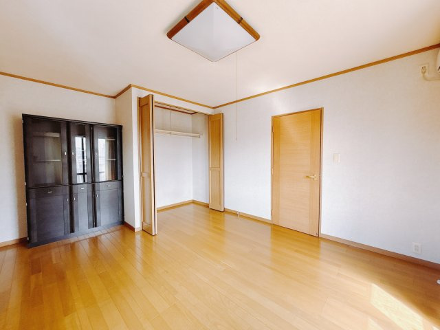 【中古戸建】前橋市茂木町の洋室|■2階洋室｜子供部屋のメリットは「自立心を養うことができる」「自分で整理整頓できるようになる」そして、お子様が成長した際には「プライバシーを確保できる」といい事だらけ♪