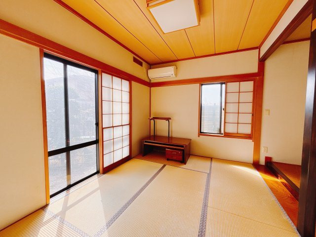 【中古戸建】前橋市茂木町の和室|■1階和室｜和室を書斎にしたり、冬にはコタツを敷いて家族みんなで年越しをするのもいいですね。家族みんなのお気に入りの空間になります♪