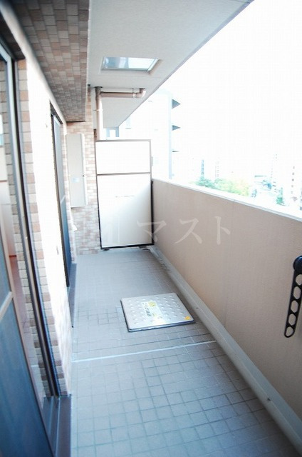 リーガル京町堀のバルコニー|同マンションの違うお部屋の写真です。