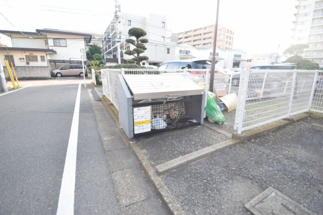 グリーンタウン石井のその他共用部分|ゴミ置き場があります