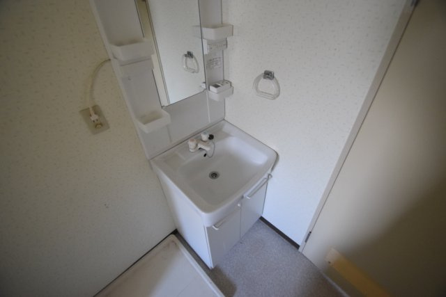 グリーンタウン石井の洗面所|スペースが確保できる洗面所です