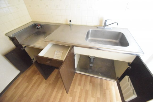 グリーンタウン石井のキッチン|ガスコンロ設置可のキッチンです