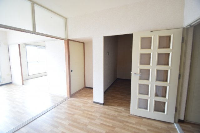 グリーンタウン石井の居間・リビング|フローリングです