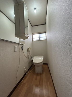 【トイレ】 | 稲津２丁目 | プライベート空間として機能や内装にこだわった、優しい雰囲気のトイレはリラックス空間へ。