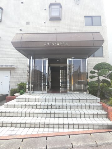 グランベール参号館のロビー
