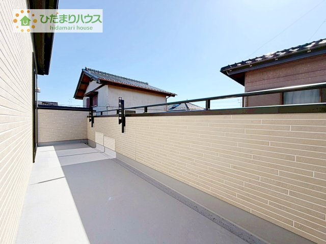 【バルコニー】 | 龍ケ崎市姫宮町　新築戸建 | 広々としたバルコニーは、大量の洗濯物を干しても余裕！お布団だって、家族全員分をいっきに干せますね(^O^)