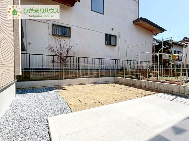 【庭】 | 龍ケ崎市姫宮町　新築戸建 | 日当たりの良い広い庭。友人や親せきが集まってＢＢＱをしたり、ペットと遊んだり。
一戸建てならではの楽しさが広がります(*^-^*)