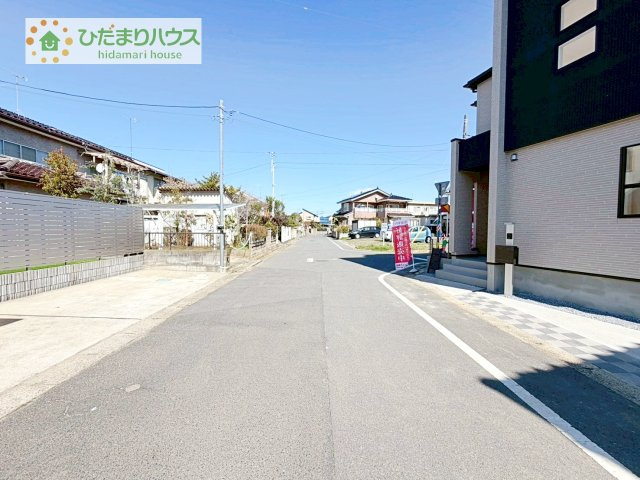 【前面道路含む現地写真】 | 龍ケ崎市姫宮町　新築戸建 | 前面道路幅約6ｍ☆車の出入りもラクラクできちゃいます(^^♪