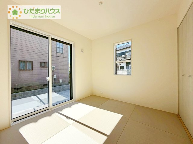 【洋室】 | 龍ケ崎市姫宮町　新築戸建 | リビング横には、お子様の遊び場にもなる洋室が隣接してます(*^^)v