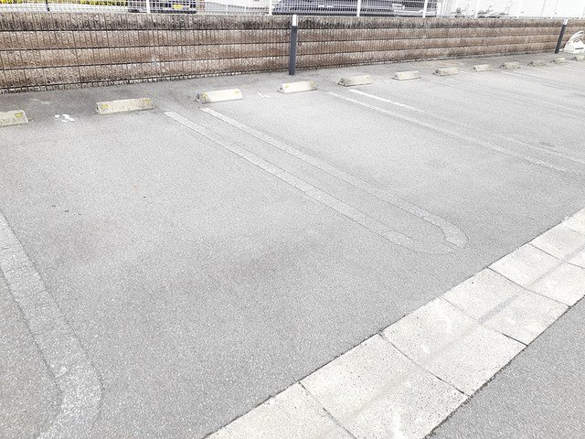 プリムローズの駐車場