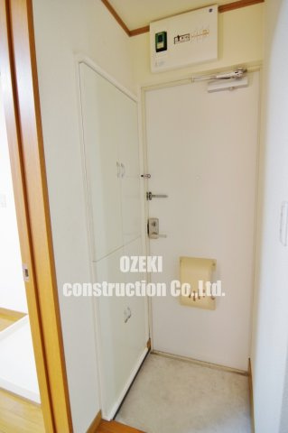 エメラルドハイツの玄関