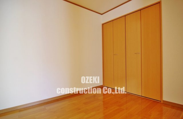 エメラルドハイツの洋室