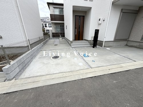 【仲介手数料０円】厚木市愛甲東3丁目　新築一戸建て　6号棟　全6棟の駐車場|厚木市愛甲東3丁目　新築一戸建て　全6棟