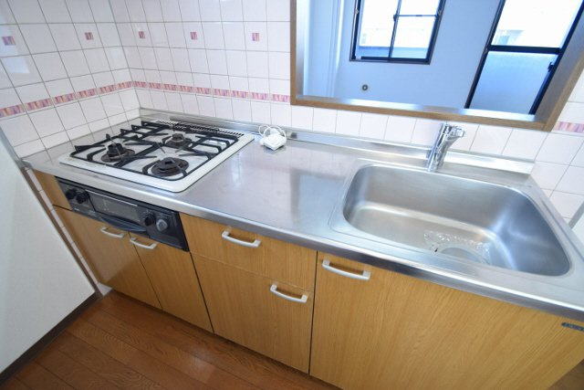 コンフォースＫのキッチン|３口システムキッチンタイプ