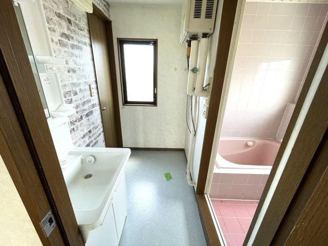 小林ビルの洗面所