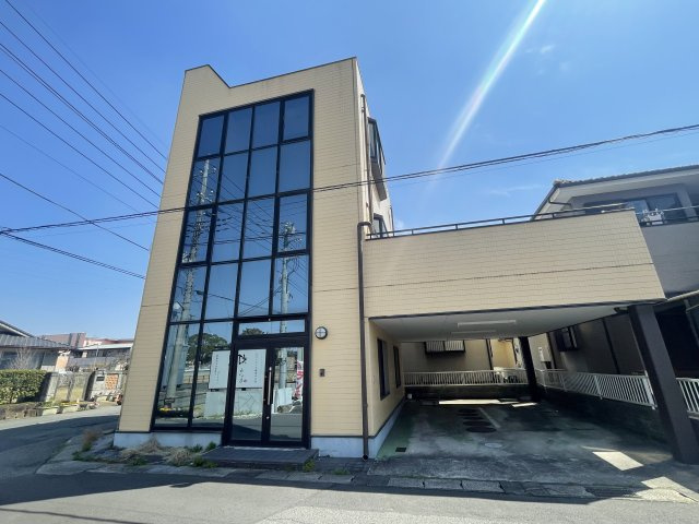 小林ビルの外観